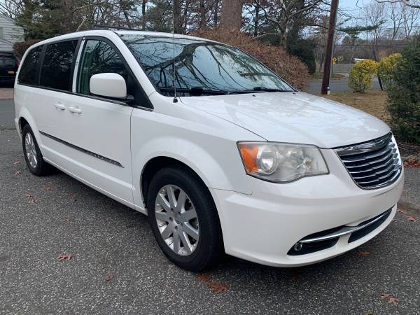 2013 Chrysler Town & Country for sale in North Babylon, NY – photo 2