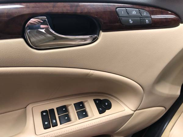 2011 BUICK LUCERNE CXL for sale in Baraboo, WI – photo 6