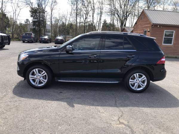 Mercedes Benz ML 350 SUV 4x4 Navigation Sunroof Leather Clean Loaded for sale in Fayetteville, NC
