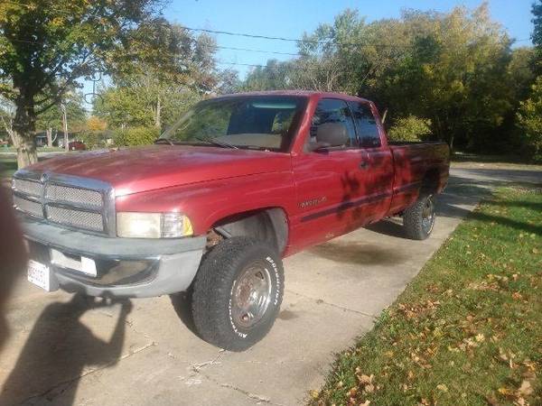 1999 Dodge Ram 2500 V10 4x4 Longbed for sale in Decatur, IL – photo 2