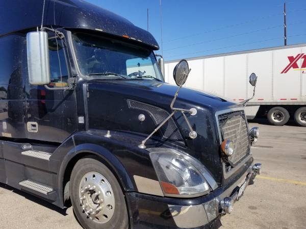 Semi Truck for sale in Janesville, WI – photo 16
