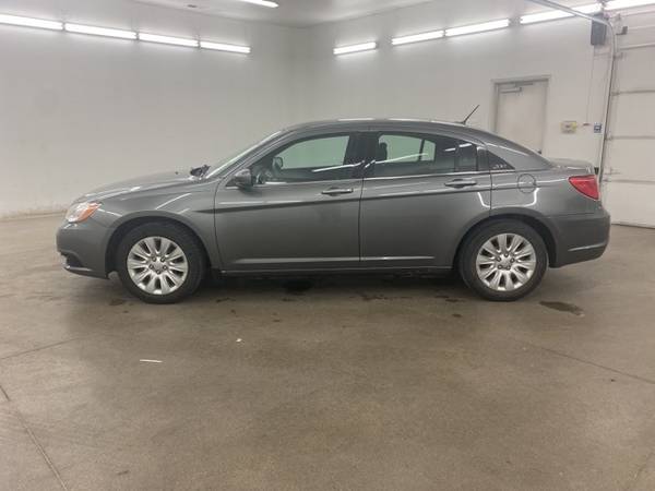2013 Chrysler 200 LX - - by dealer - vehicle for sale in ottumwa, IA – photo 6