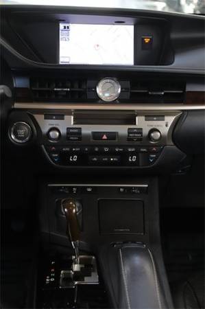 2013 Lexus ES 350 sedan Starfire Pearl for sale in Hayward, CA – photo 21