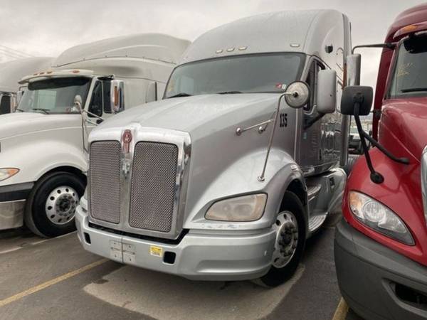 2012 KENWORTH T700 ISX CUMMINS 13 SPEED MANUAL SEMI TRUCK w/ONLY... for sale in Tallmadge, OH – photo 4