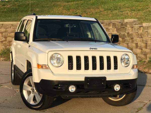 NICE !! 2017 JEEP PATRIOT LATITUDE 4X4, LOW MILES 52K / GAS SAVER !! for sale in Omaha, IA