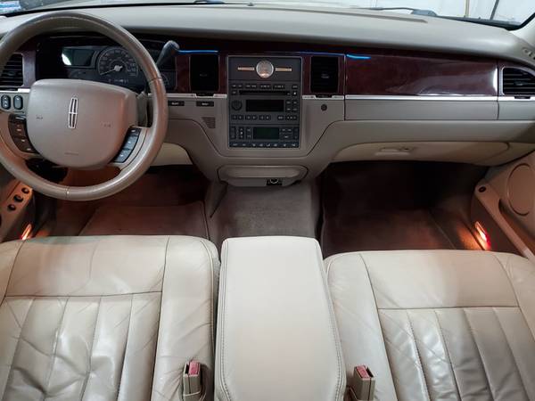 2005 Lincoln Town Car - - by dealer - vehicle for sale in Springfield, MO – photo 7
