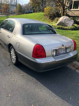 2003 Lincoln Town Car, 150,000 mi - cars & trucks - by owner -... for sale in Bethesda, District Of Columbia – photo 2