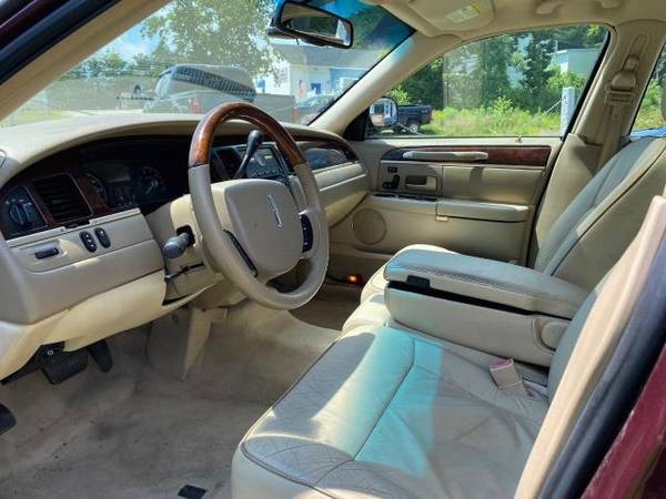 2006 Lincoln Town Car 4dr Sdn Designer Series - cars & trucks - by... for sale in Charlton, MA – photo 20