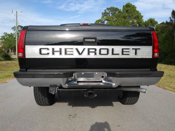 A Beautiful Black 1997 Chevrolet Silverado Z/71 4X4 Short Bed Truck for sale in Hudson, TX – photo 5