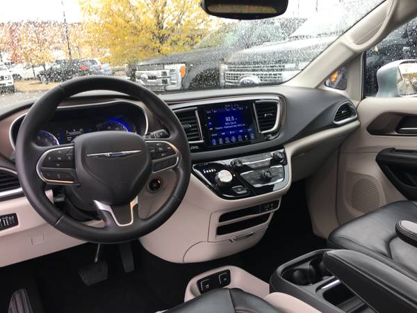 2017 Chrysler Pacifica Touring-L for sale in Eden Prairie, MN – photo 13