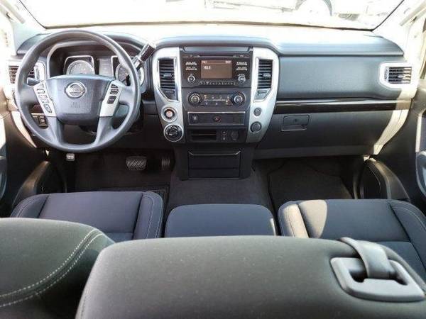 2017 Nissan Titan 4x4 Crew Cab SV for sale in Medford, OR – photo 21