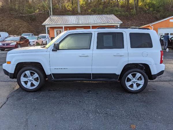 2014 Jeep Patriot Latitude 4WD - cars & trucks - by dealer - vehicle... for sale in Knoxville, TN – photo 4