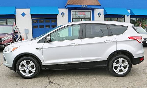 2015 Ford Escape FWD 4dr SE - - by dealer - vehicle for sale in Hooksett, NH – photo 2