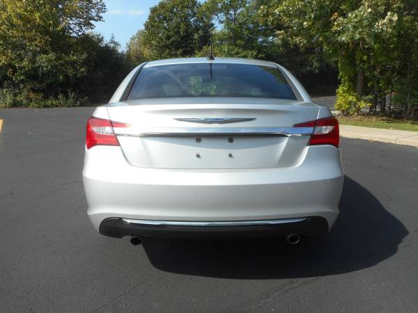 2012 CHRYSLER 200 TOURING EDITION / 1 OWNER CARFAX / NICE CAR! for sale in Highland Park, IL – photo 5