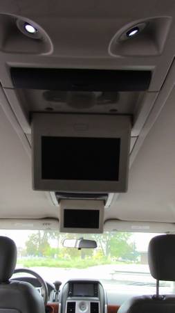 2008 Chrysler Town and Country Touring Minivan **3rd Row**DVD Player** for sale in Lockport, NY – photo 15