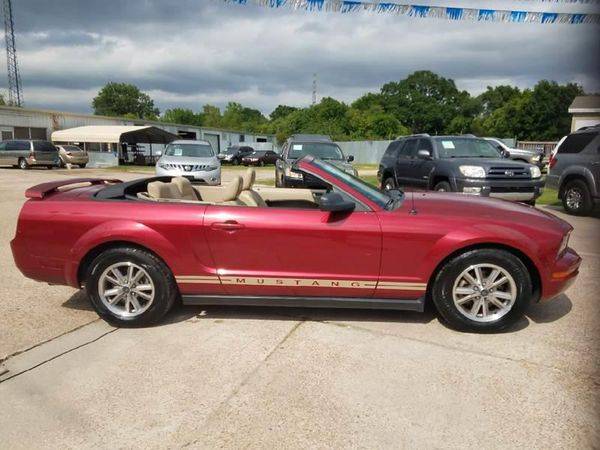 2005 Ford Mustang V6 Deluxe 2dr Convertible - SE HABLA ESPANOL for sale in Spring, TX – photo 2