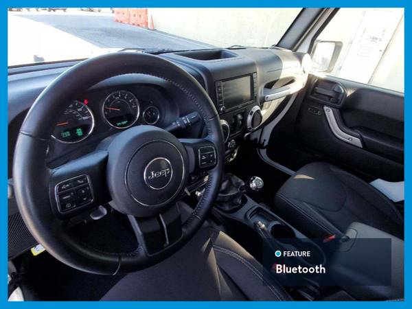 2017 Jeep Wrangler Unlimited Sahara Sport Utility 4D suv White for sale in Collinsville, CT – photo 23