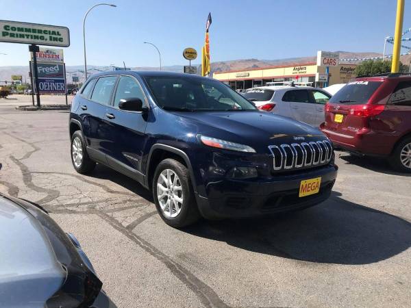 2014 Jeep Cherokee Sport 4dr SUV -ALL CREDIT WELCOME!! - cars &... for sale in Wenatchee, WA