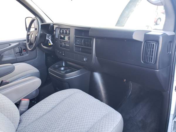 2011 Chevy Chevrolet Express Passenger 1LT pickup WHITE for sale in Mesa, AZ – photo 11