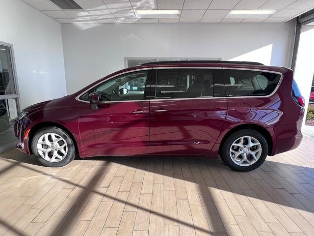 2017 Chrysler Pacifica Touring-L for sale in Sheboygan, WI – photo 2