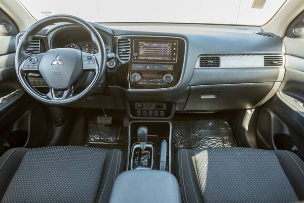 2018 Mitsubishi Outlander SE CUV for sale in Costa Mesa, CA – photo 23