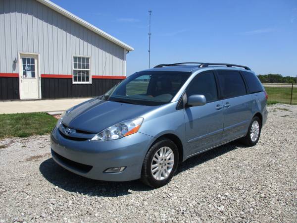 TOYOTA SIENNA XLE -ONE OWNER!! Runs Excellent! Loaded!! for sale in Crawfordsville, IA