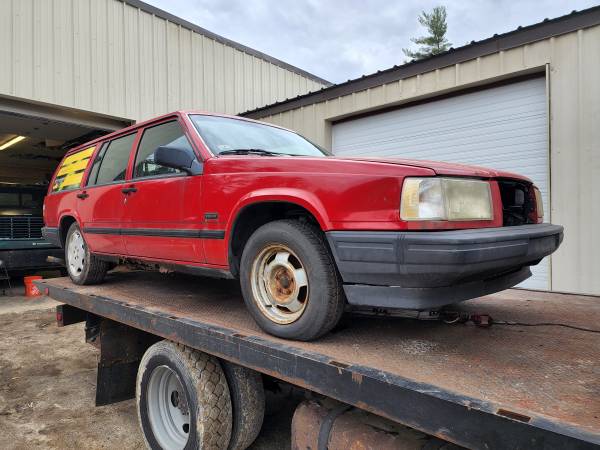 TRADES? 1995 VOLVO 940 SURVIVOR NEEDS SOME WORK CASH OR TRADE - cars for sale in Hillsborough, NH