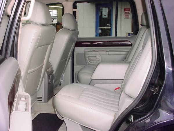 2003 LINCOLN AVIATOR PREMIUM AWD - 3rd ROW SEATING !! for sale in Columbus, OH – photo 10