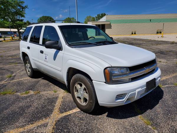2006 Chevy Trailblazer LS - cars & trucks - by dealer - vehicle... for sale in Fort Atkinson, WI – photo 3