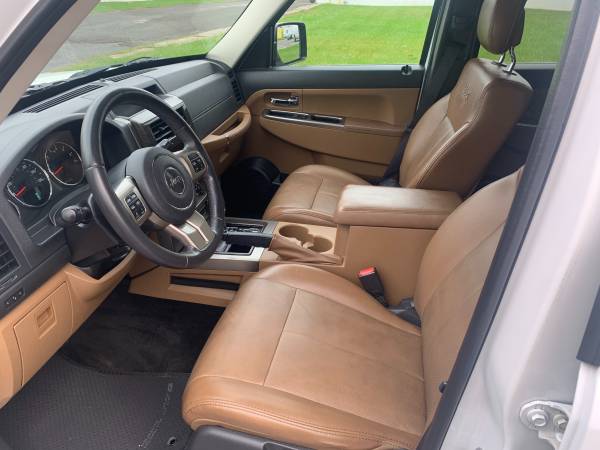 2011 Jeep Liberty limited 4x4 - cars & trucks - by owner - vehicle... for sale in Cherry Hill, NJ – photo 6