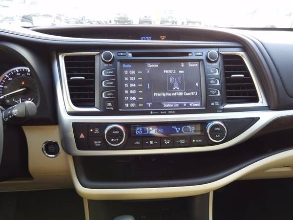 2016 Toyota Highlander Limited 2WD w/ Nav Sunroof - cars & trucks -... for sale in Wilmington, NC – photo 24