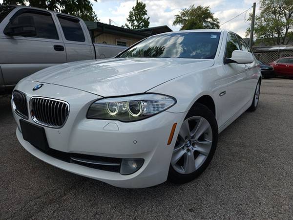 2013 BMW 5 Series 528i xDrive - - by dealer - vehicle for sale in Fenton, MO