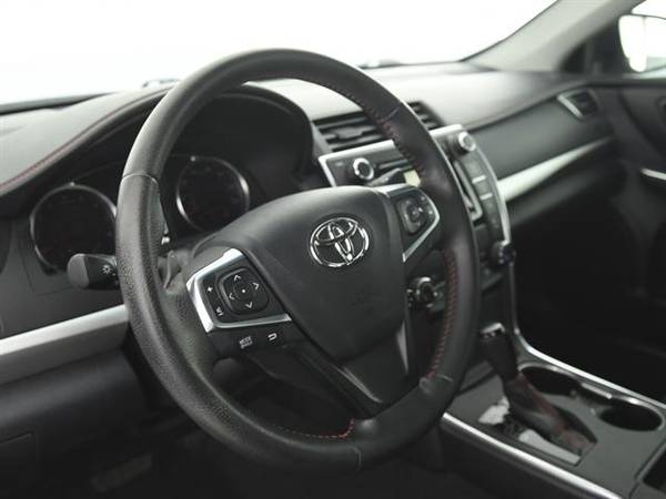 2015 Toyota Camry SE Sedan 4D sedan SILVER - FINANCE ONLINE for sale in Atlanta, CA – photo 2