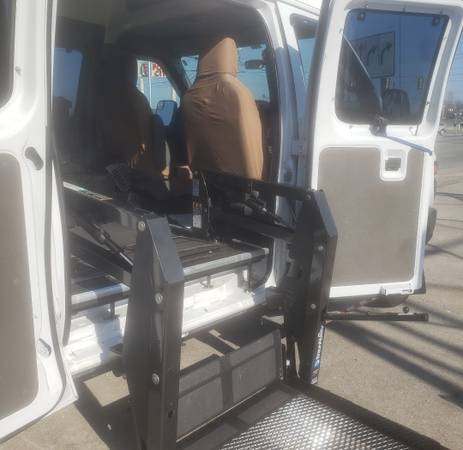 2014 Ford E150 Wheelchair Lifter for sale in Chattanooga, TN – photo 5
