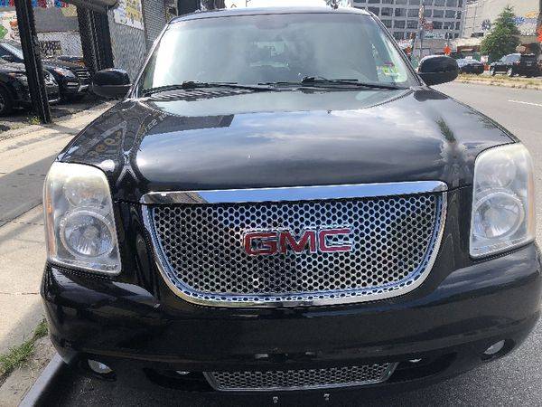 2009 GMC Yukon Denali 4WD - EVERYONES APPROVED! for sale in Brooklyn, NY – photo 2
