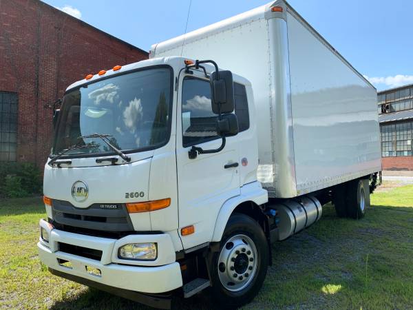 2012 UD 2600 103k Tuned & Deleted 26 ft Box Truck Lift Gate for sale in Lebanon, MD