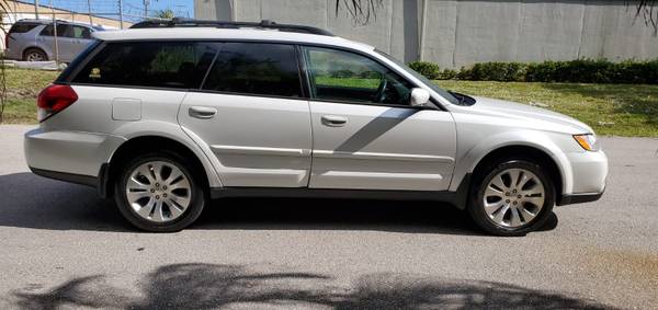 Subaru Outback 2009 - cars & trucks - by owner - vehicle automotive... for sale in West Palm Beach, FL – photo 5