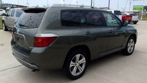 2010 Toyota Highlander Sport 4x4 0 Down $239 Month for sale in Mount Pleasant, IA – photo 5