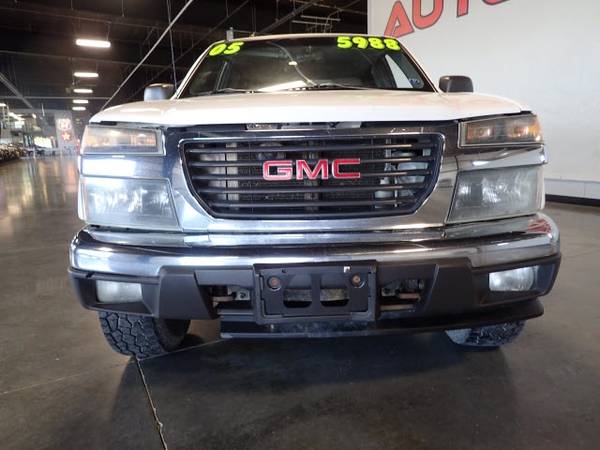 2005 GMC Canyon 4dr Crew Cab Z71 SLE 4WD SB, White for sale in Gretna, IA – photo 3