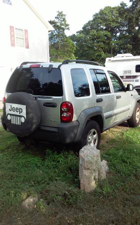 05 JEEP LIBERTY W/96k miles for sale in New London, CT – photo 3