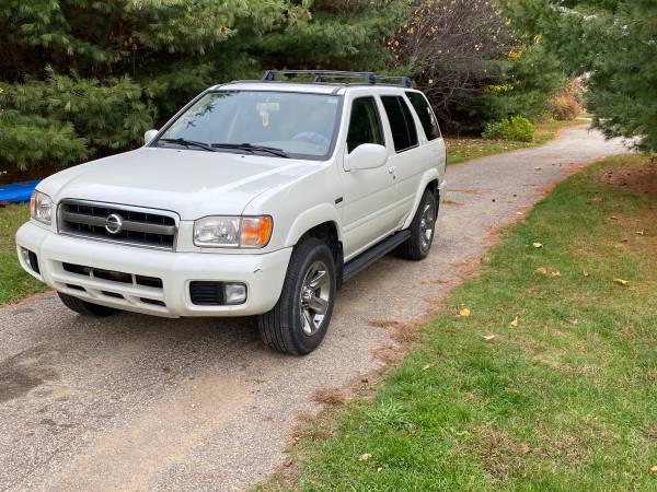 2004 Nissan Pathfinder - cars & trucks - by owner - vehicle... for sale in Edwardsburg, MI – photo 2