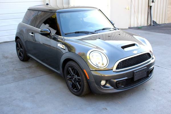 2013 MINI Cooper Hardtop S Turbocharged 6 speed Manual 35 mpg - cars... for sale in Knoxville, TN