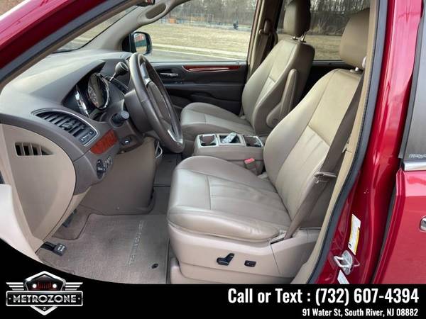 2013 Chrysler Town & Country Touring, Fully Loaded for sale in South River, NY – photo 21