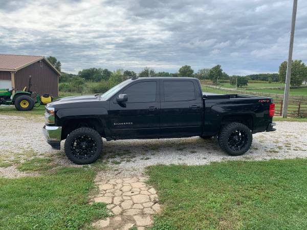Lifted 2018 Chevy Silverado LT Extended Cab for sale in Logansport, IN