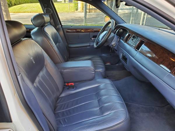 1998 Lincoln Town car Executive Model with very low miles @ (84,000)... for sale in Fort Myers, FL – photo 10