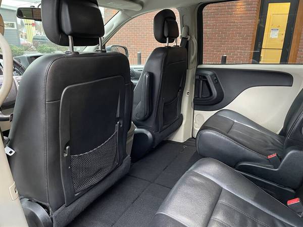 2015 Chrysler Town & Country Touring LWB with STO-N-GO/DVD Player! for sale in Gresham, OR – photo 13