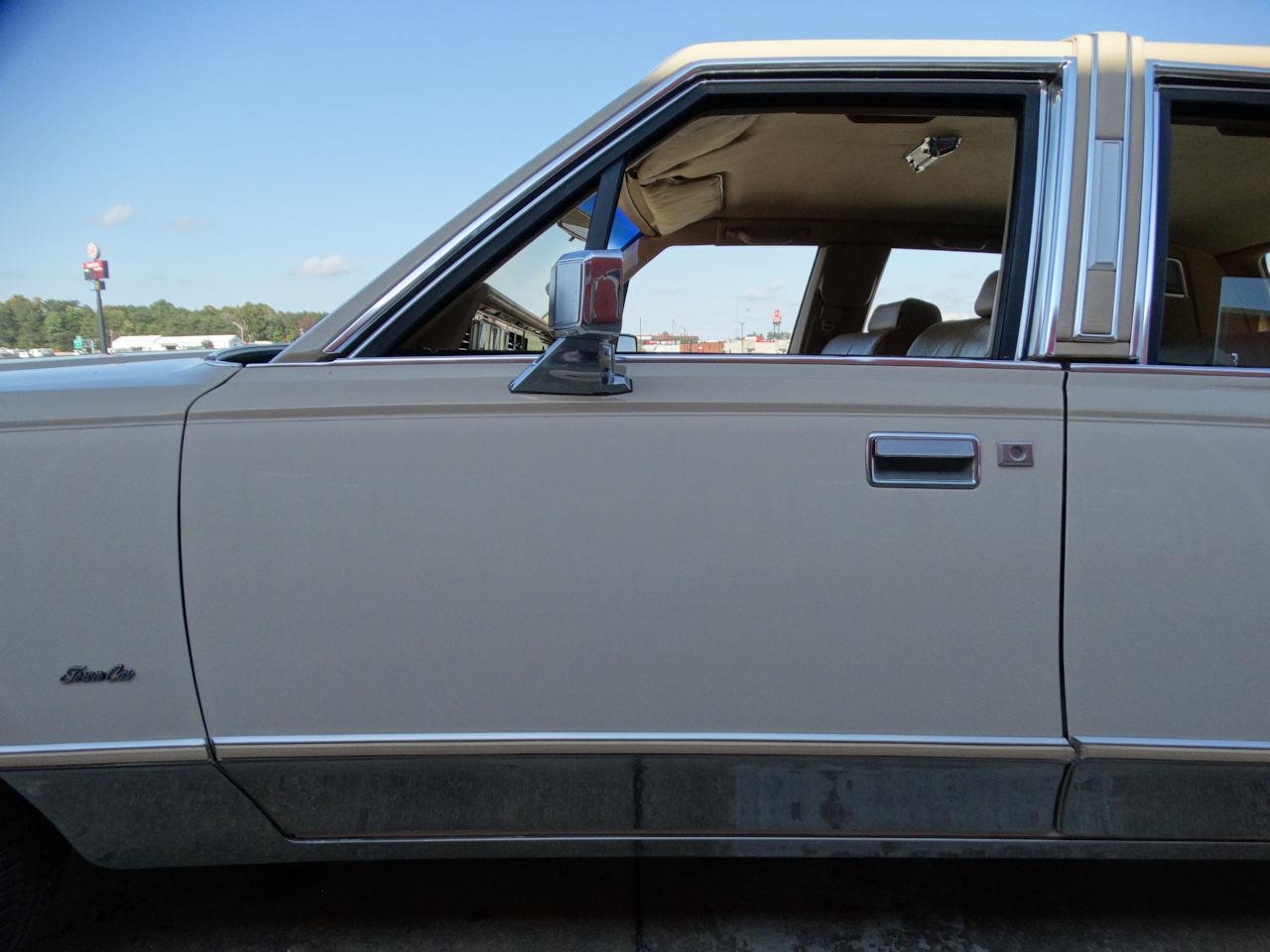 1984 Lincoln Town Car for sale in O'Fallon, IL – photo 48