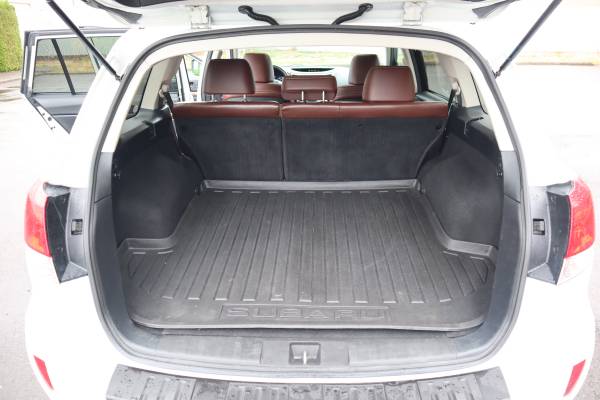 2013 Subaru Outback Limited - LEATHER / MOONROOF / 1 OWNER / LOW... for sale in Beaverton, OR – photo 19
