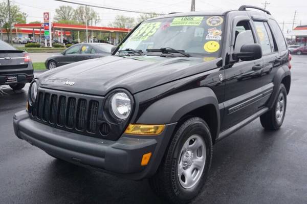 2007 JEEP LIBERTY SPORT 4X4 LOW MILES EXTRA CLEAN - cars & for sale in Louisville, KY – photo 3