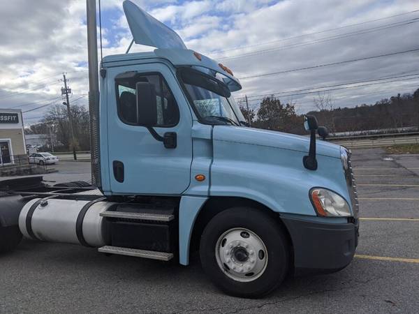 2013 FREIGHTLINER CASCADIA TANDEM DAY CAB DD-15 455 HP 10 SPD MANUAL... for sale in Wappingers Falls, OH – photo 4